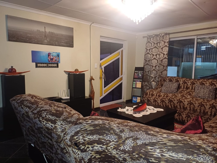 3 Bedroom Property for Sale in Groenheuwel Western Cape